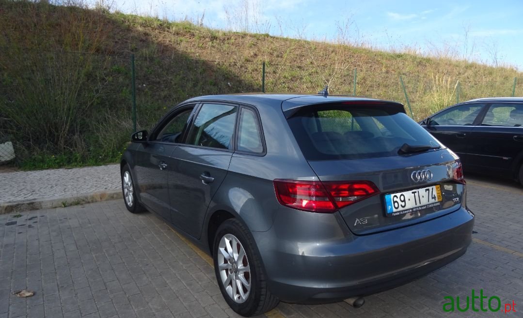 2013' Audi A3 Sportback photo #2