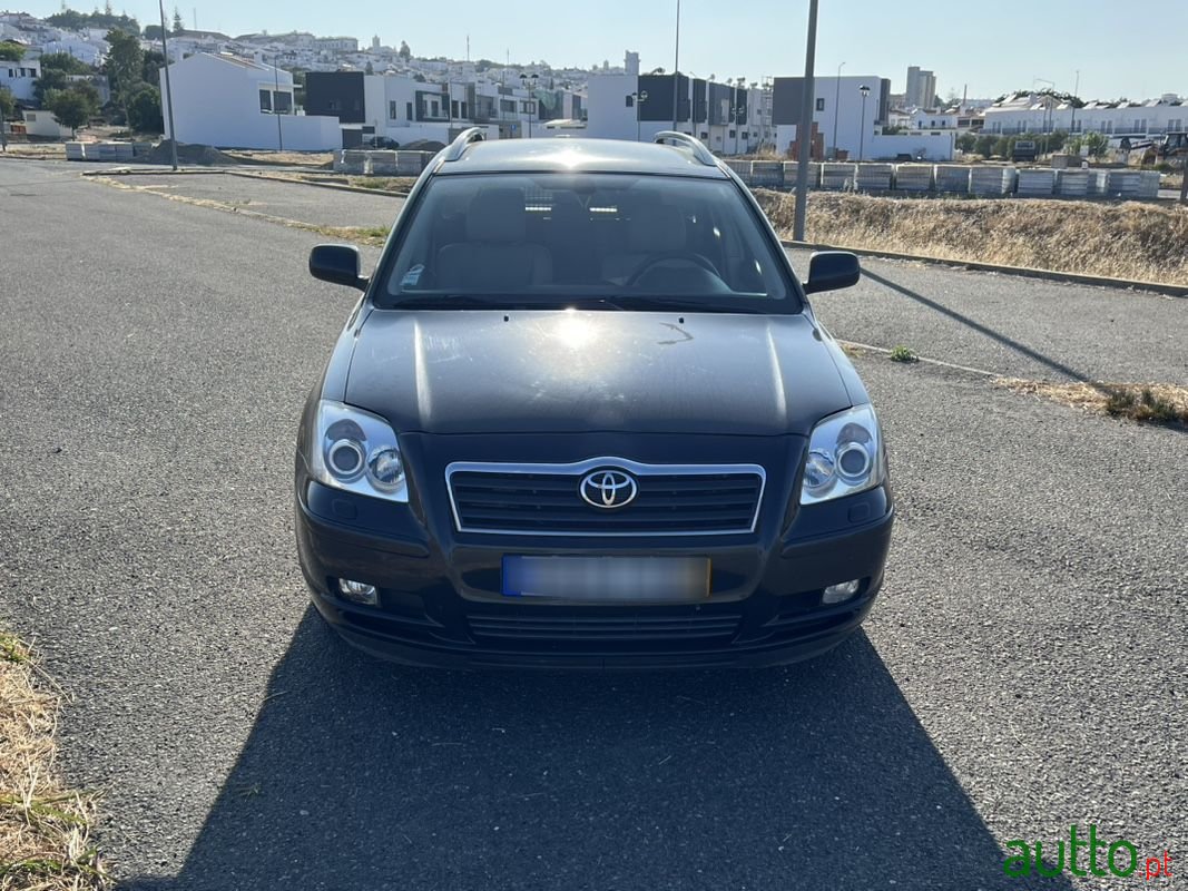 2005' Toyota Avensis Sw photo #3