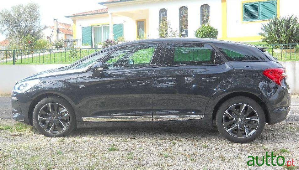 2013' Citroen DS5 photo #5