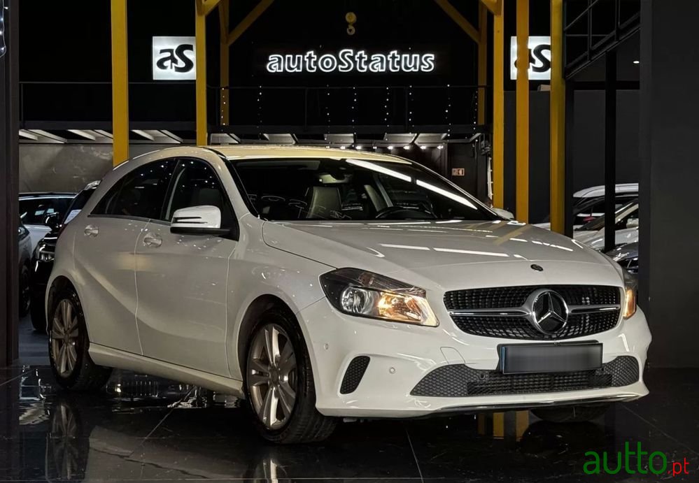 2016' Mercedes-Benz Classe A D Urban photo #2