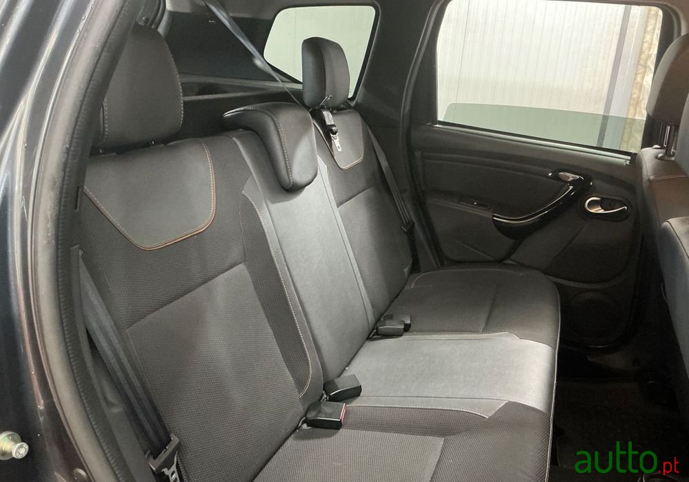 2017' Dacia Duster 1.2 Tce Sl Explorer photo #5