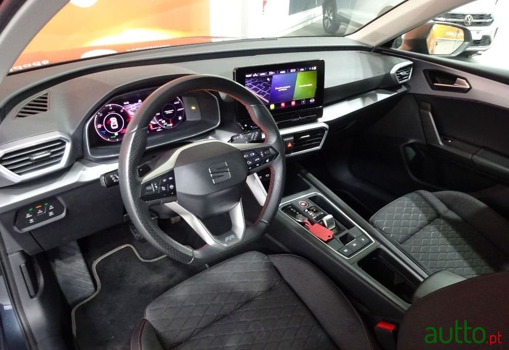 2021' SEAT Leon 1.4 E-Hybrid Fr Dsg photo #6