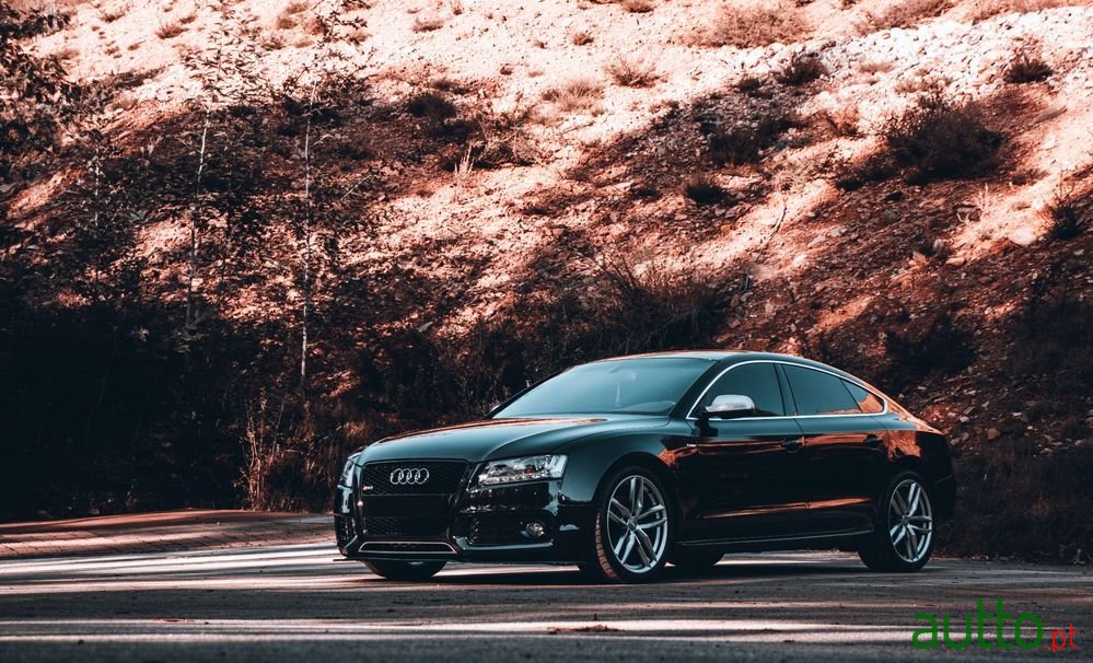 2011' Audi A5 Sportback photo #3