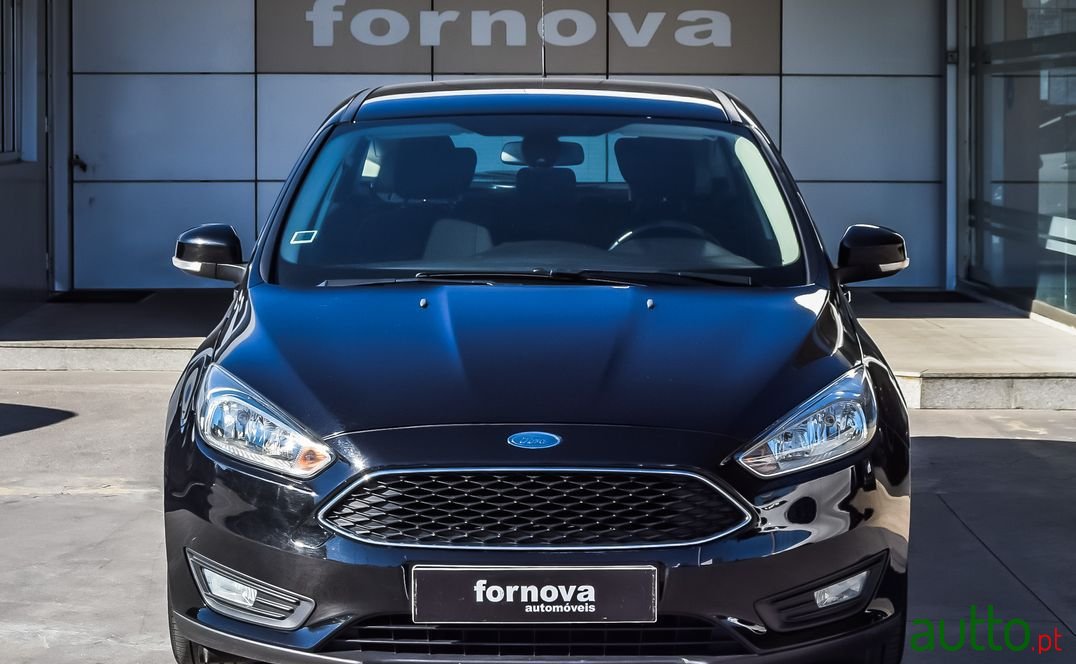 2015' Ford Focus photo #2