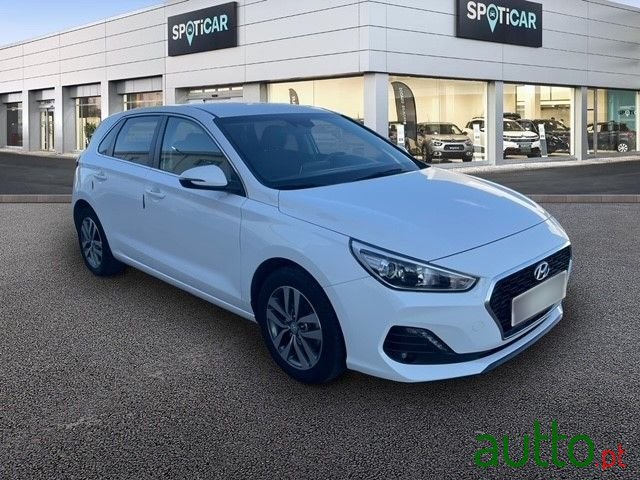 2020' Hyundai i30 photo #3