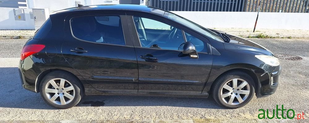 2010' Peugeot 308 photo #2