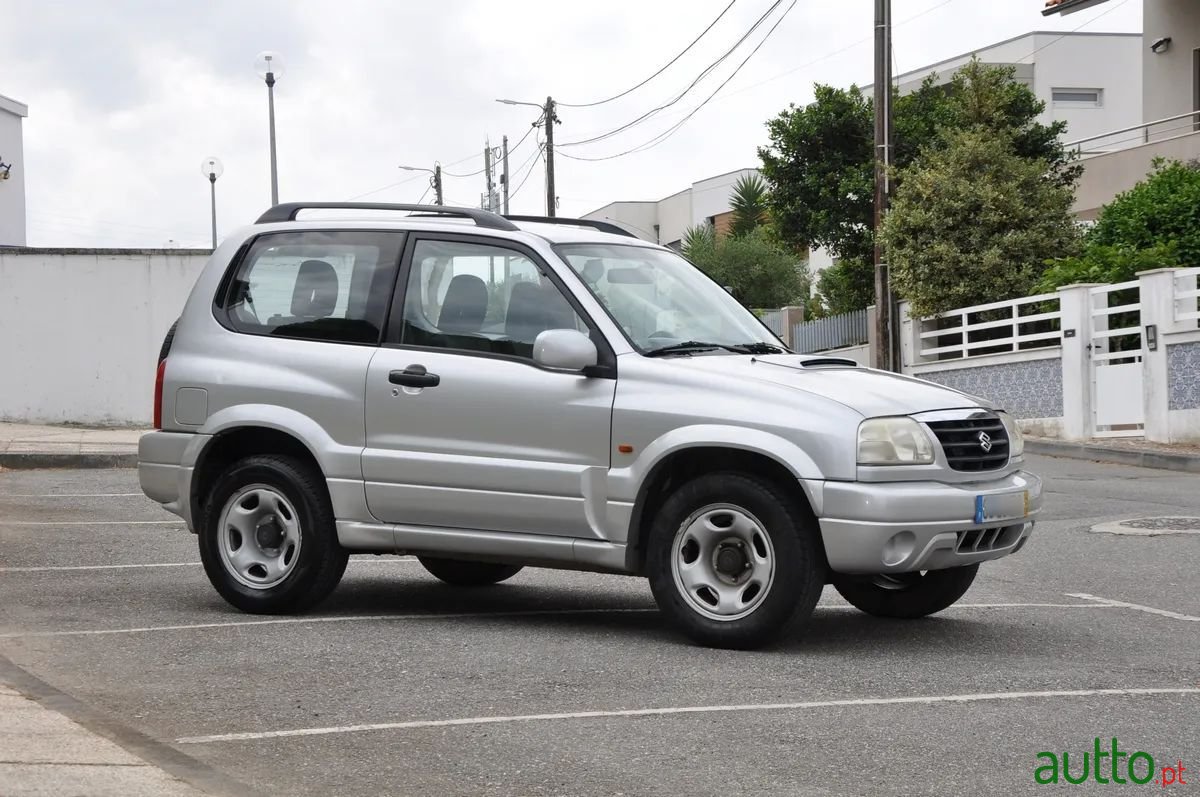 2004' Suzuki Grand Vitara photo #3