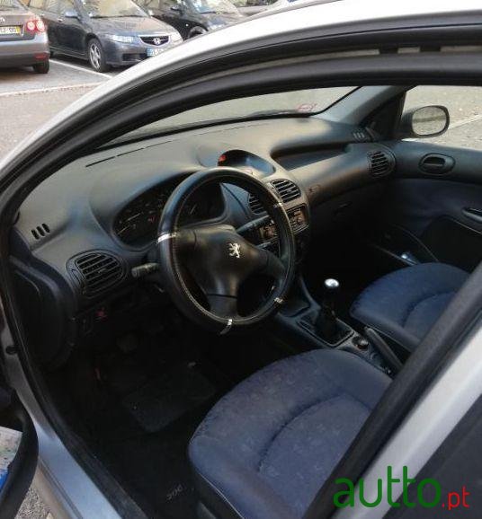 2000' Peugeot 206 photo #4