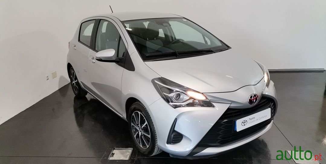 2020' Toyota Yaris photo #3