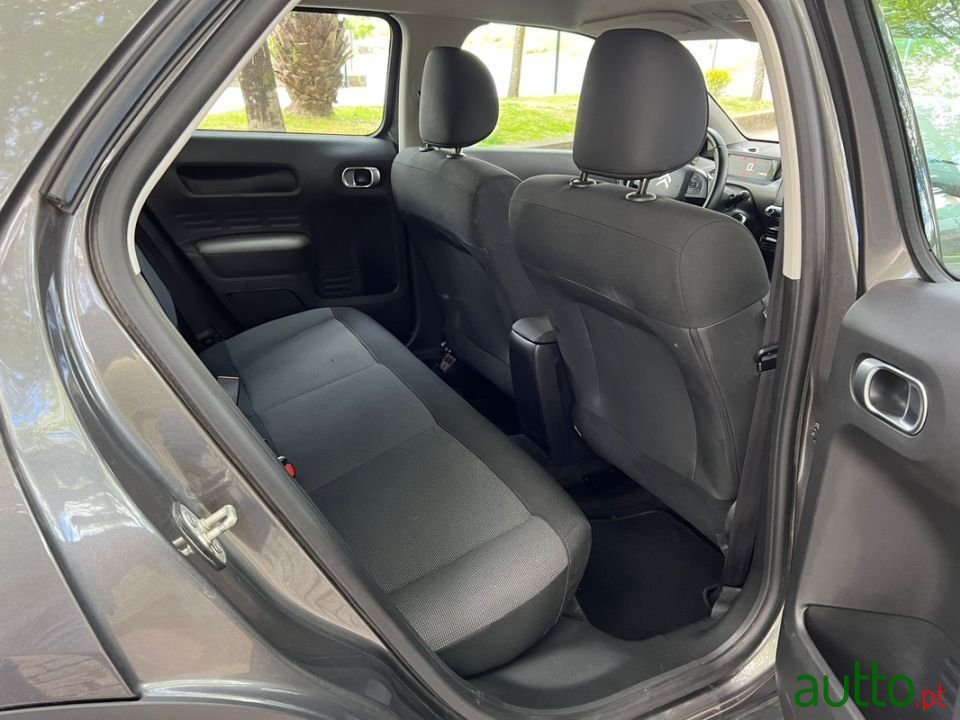 2020' Citroen C4 photo #6