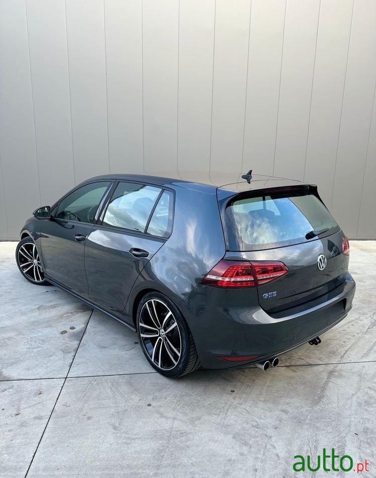 2015' Volkswagen Golf photo #3