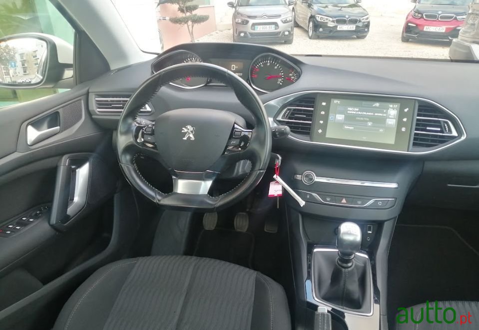 2017' Peugeot 308 Sw photo #4