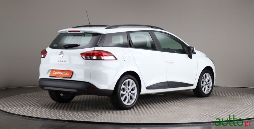 2019' Renault Clio Sport Tourer photo #5