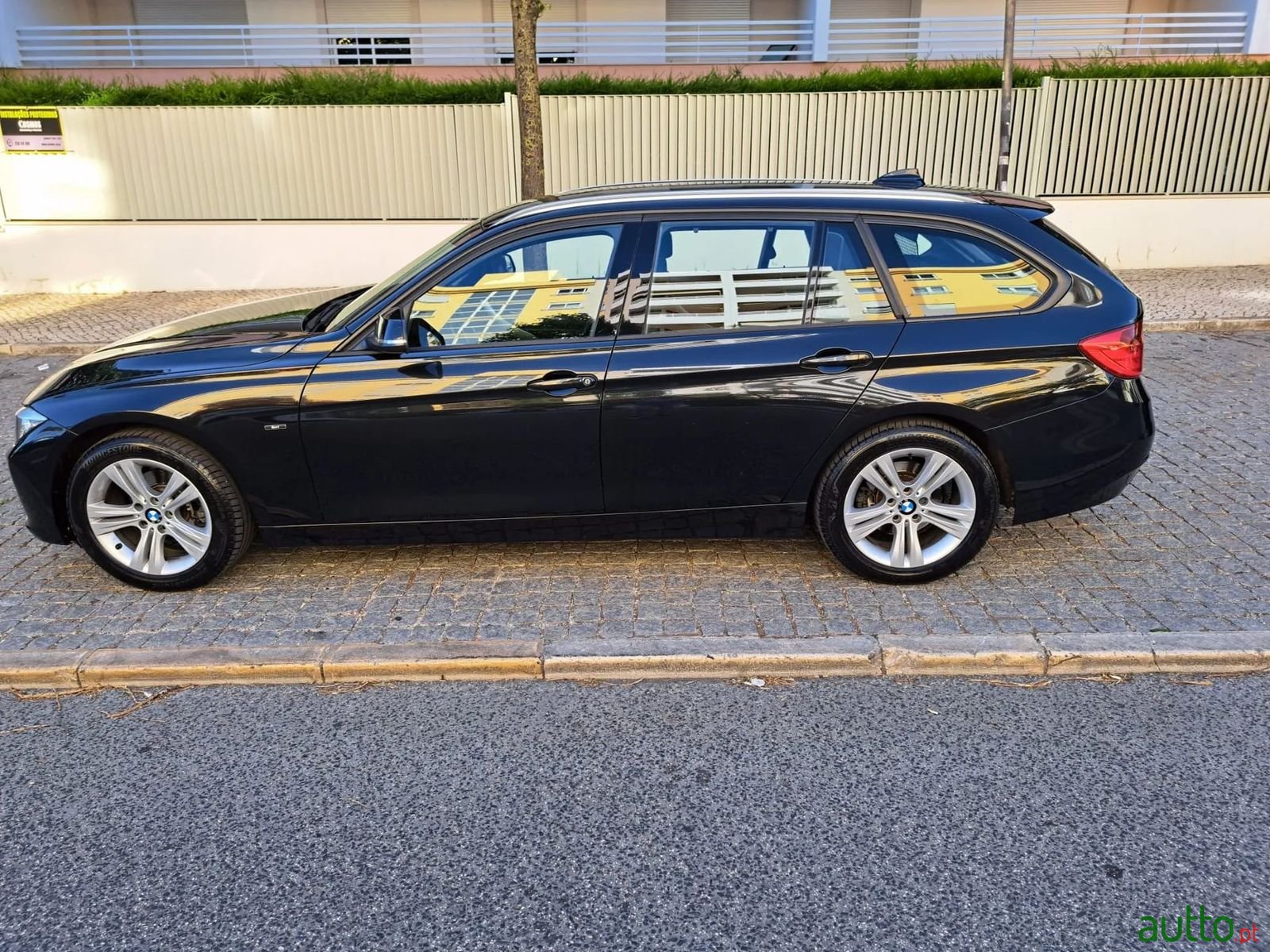 2013' BMW 318 photo #5