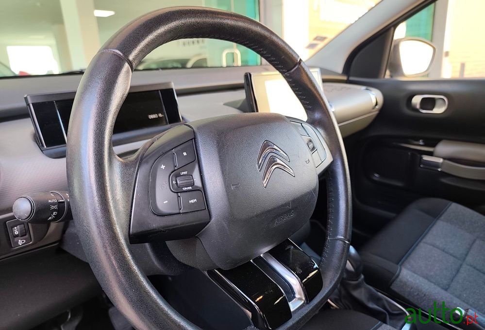 2018' Citroen C4 Cactus 1.2 Puretech Feel photo #5