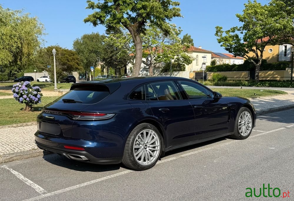 2021' Porsche Panamera Sport Turismo photo #2
