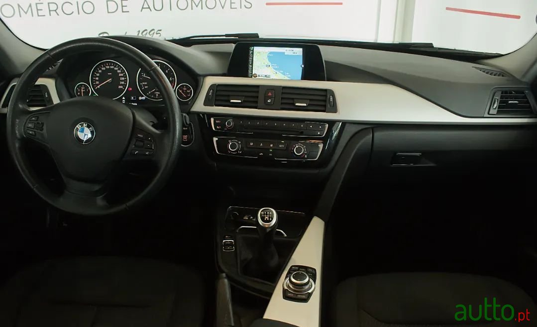 2016' BMW 318 photo #6