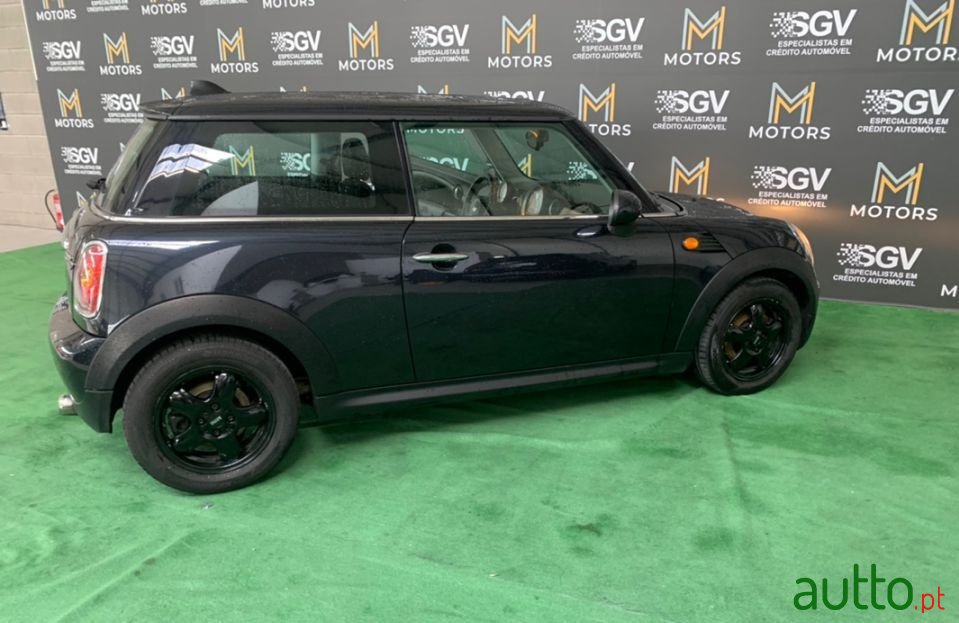 2010' MINI Cooper photo #4