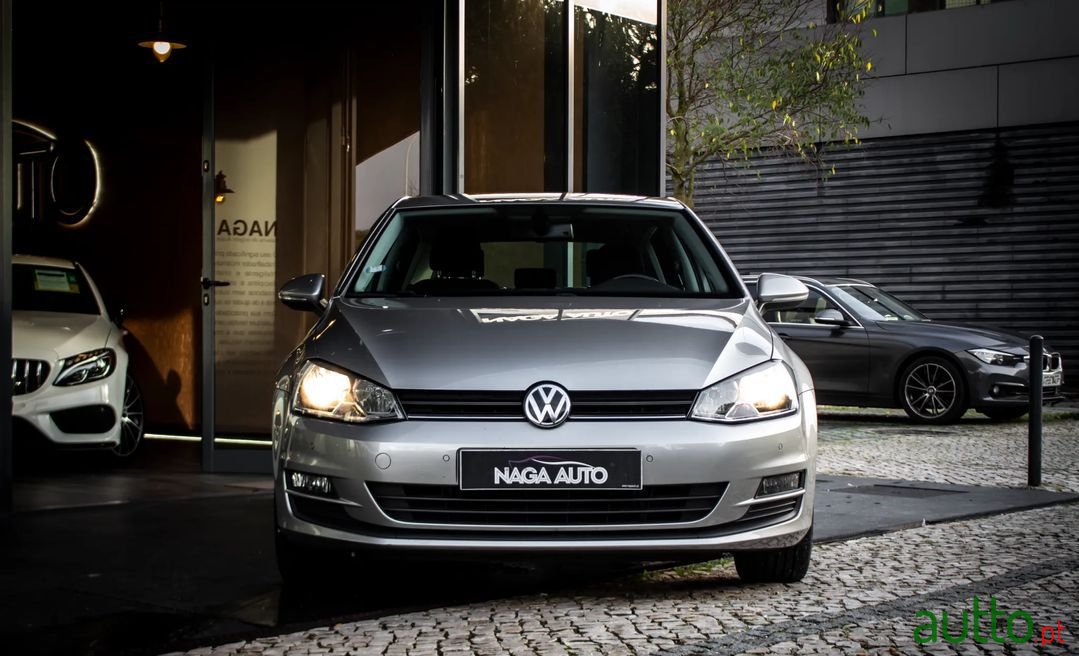 2016' Volkswagen Golf photo #2