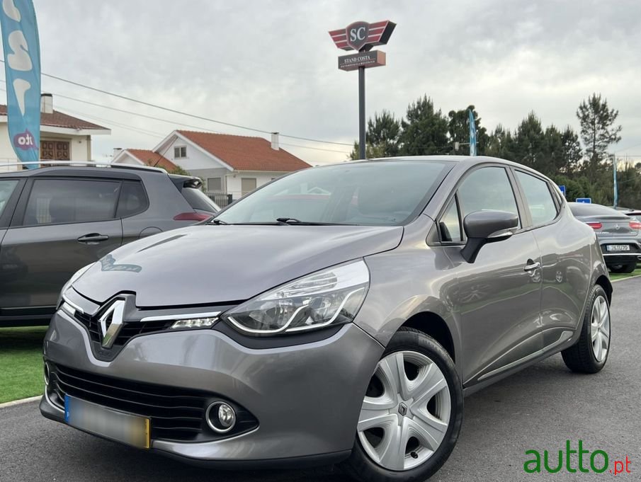 2015' Renault Clio photo #1