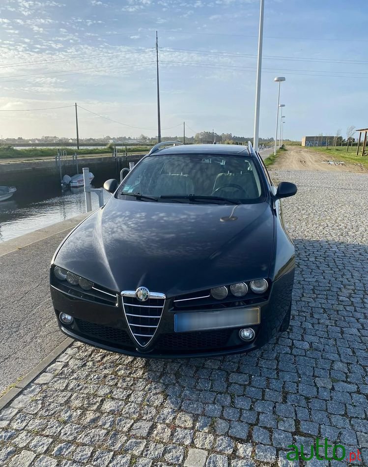 2008' Alfa Romeo 159 Sportwagon photo #3