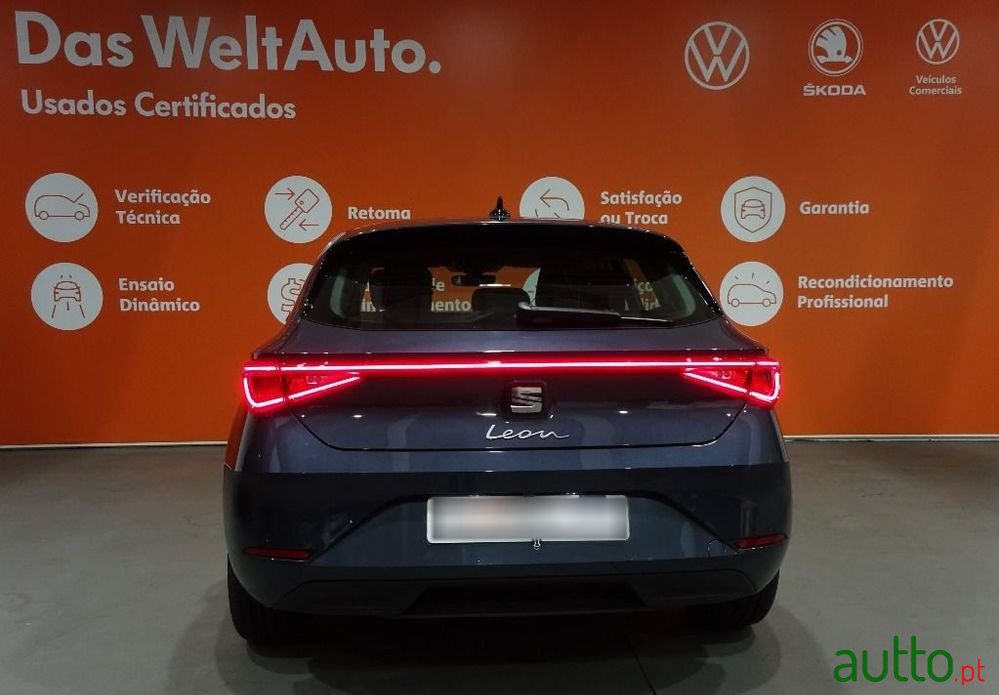 2021' SEAT Leon 2.0 Tdi Style photo #4