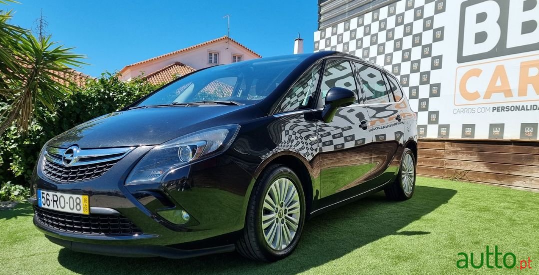 2016' Opel Zafira photo #1
