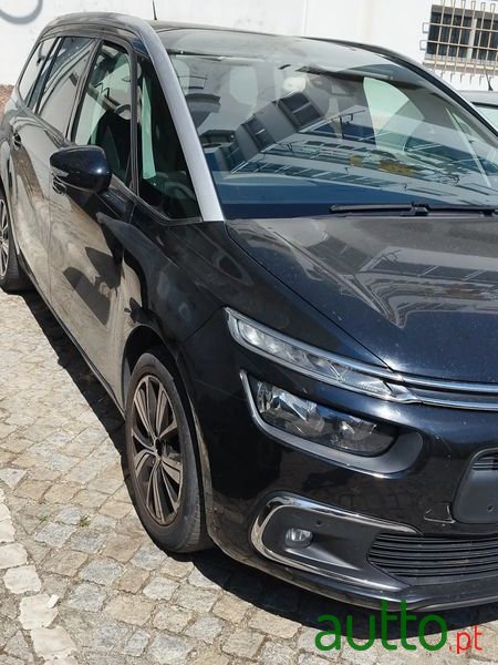 2016' Citroen C4 Grand Picasso photo #2