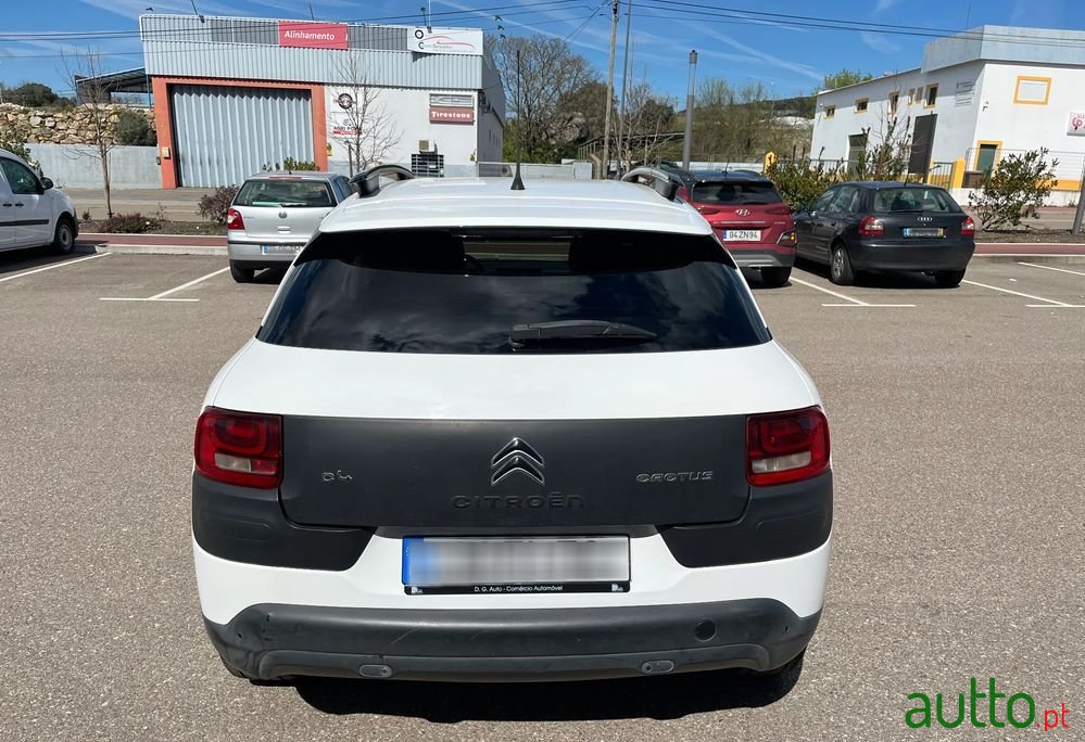 2017' Citroen C4 Cactus 1.6 Bluehdi Shine photo #4