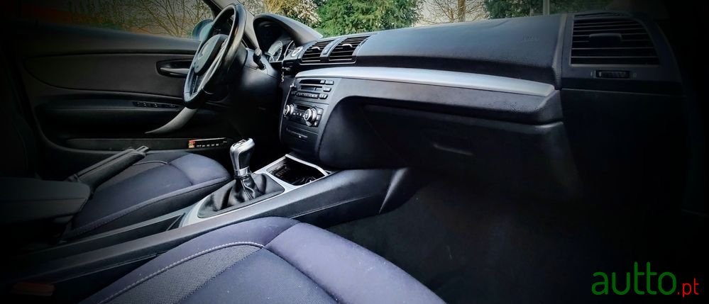 2009' BMW 120 photo #4