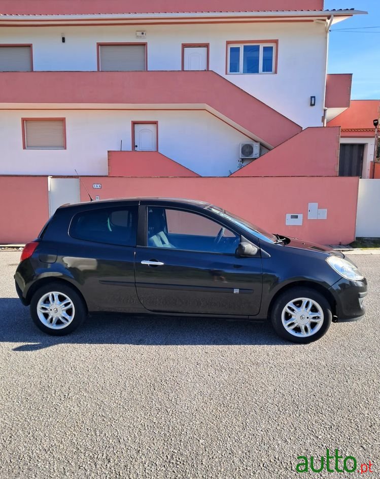 2007' Renault Clio 1.5 Dci Dynamique photo #4