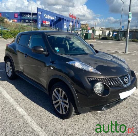 2010' Nissan Juke Tekna Premium photo #3