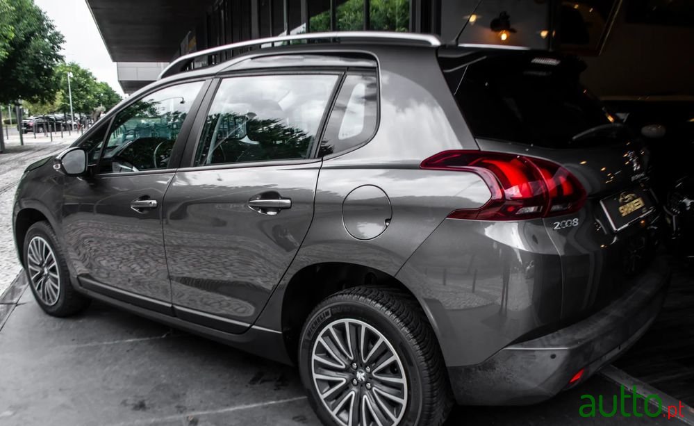 2018' Peugeot 2008 photo #3