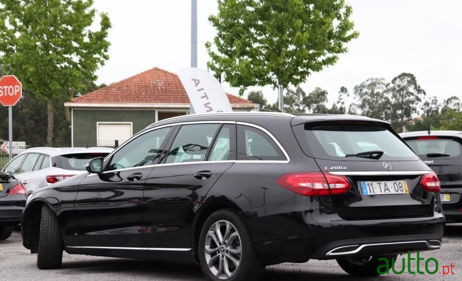 2017' Mercedes-Benz C-200 photo #2