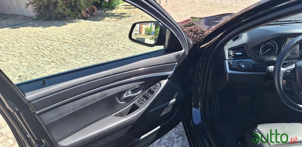 2012' BMW 520 D Auto 123G photo #6