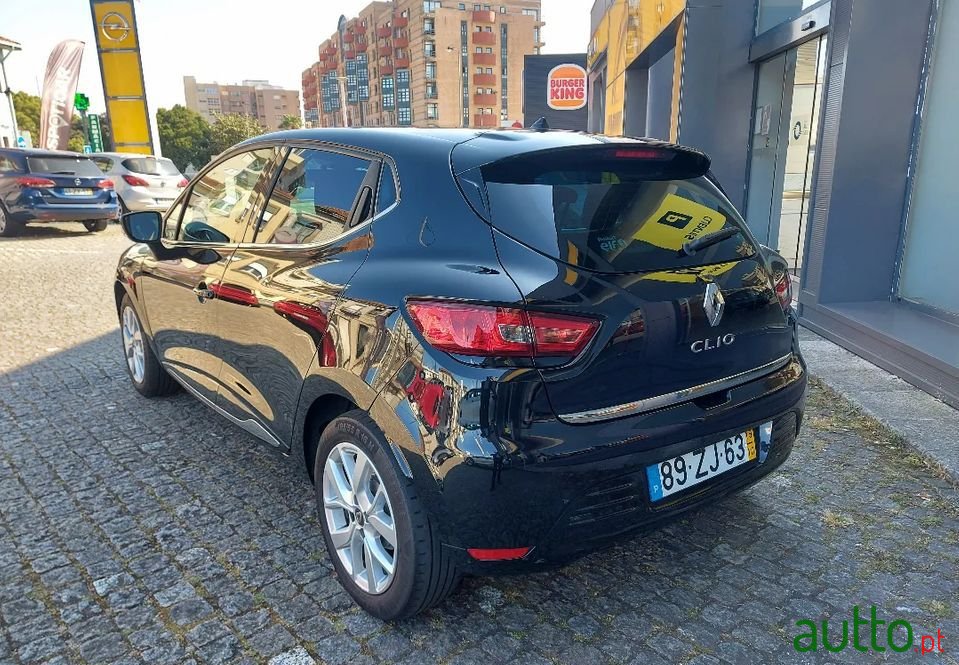 2019' Renault Clio photo #3