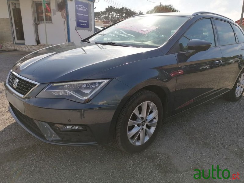 2019' SEAT Leon St photo #4