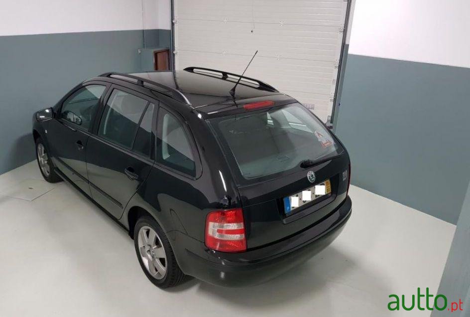 2005' Skoda Fabia Break photo #1