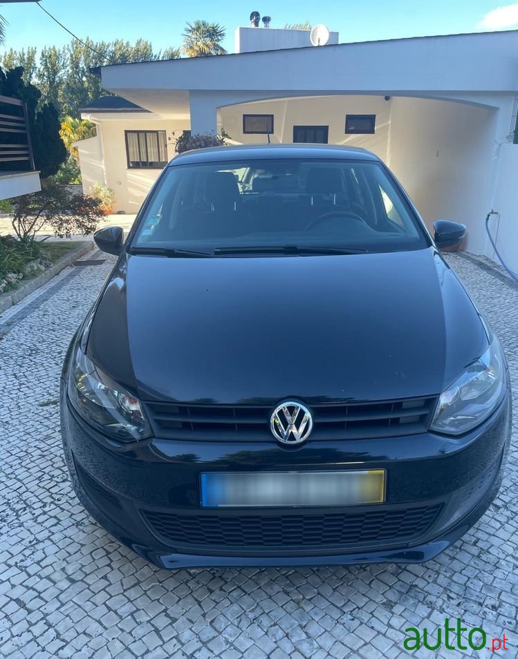 2010' Volkswagen Polo photo #1