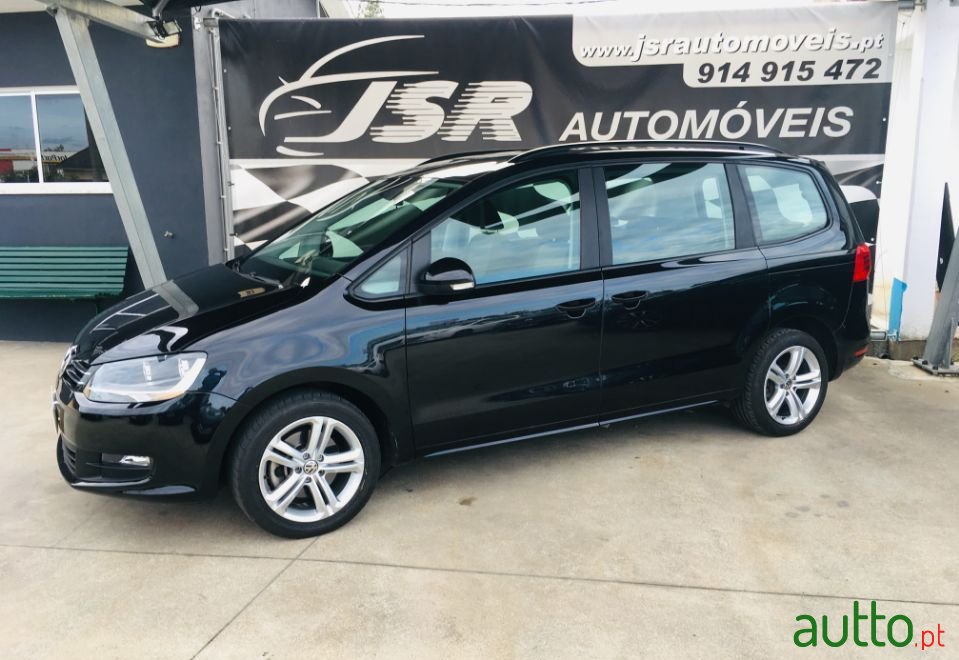 2013' Volkswagen Sharan photo #2