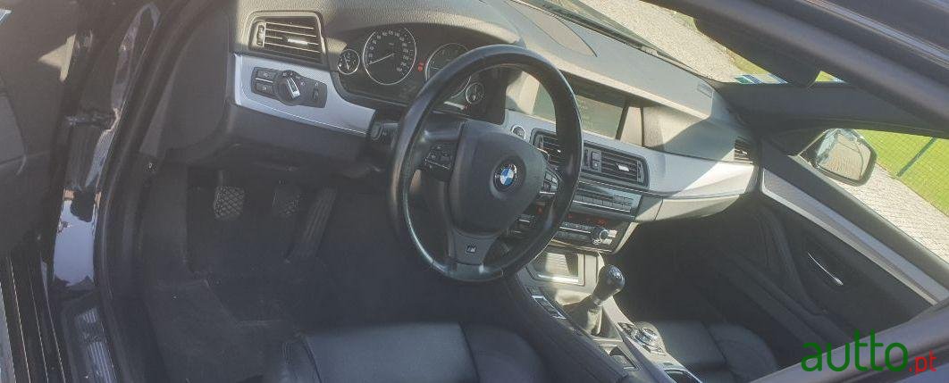 2011' BMW 525 M Pack photo #3