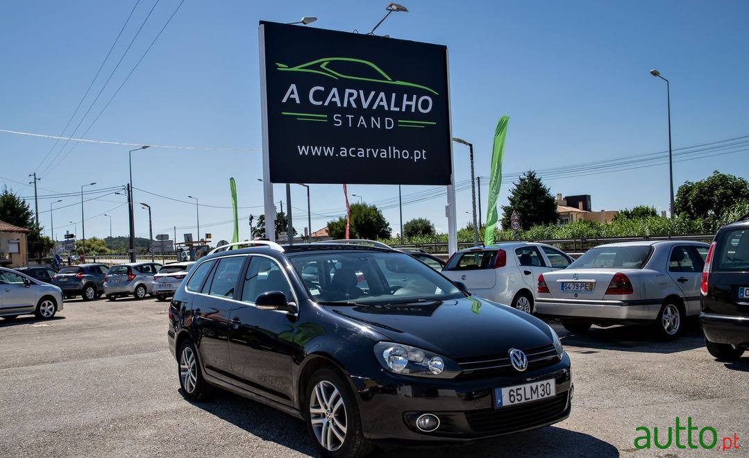 2011' Volkswagen Golf photo #1