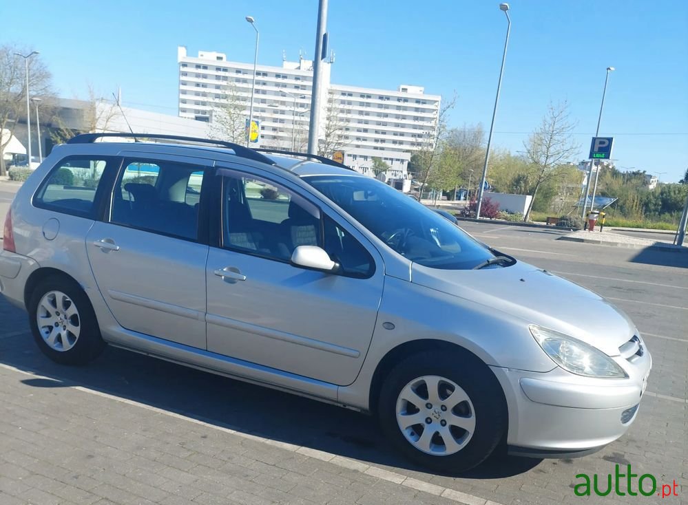 2004' Peugeot 307 Break photo #3