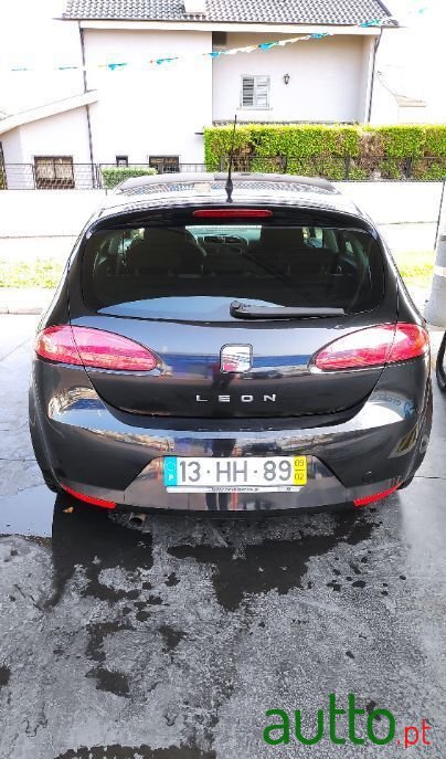 2009' SEAT Leon photo #4