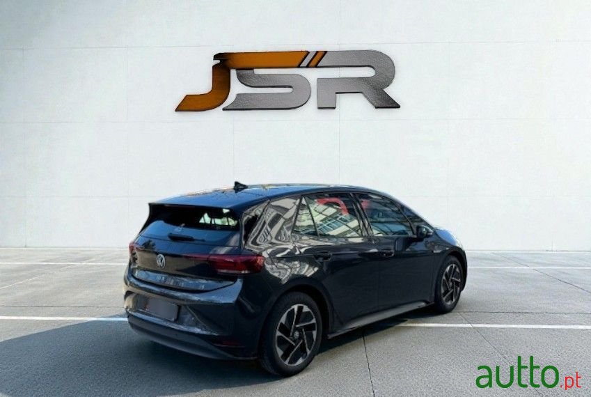 2021' Volkswagen ID.3 Pro Confort photo #4