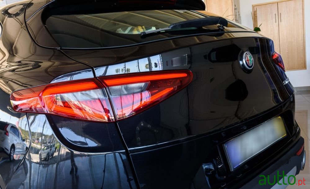 2018' Alfa Romeo Stelvio 2.2 D Super At8 photo #6