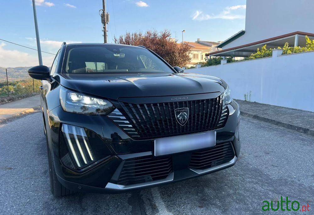 2023' Peugeot 2008 photo #5