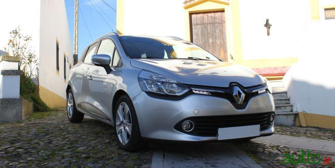 2015' Renault Clio Sport Tourer photo #1
