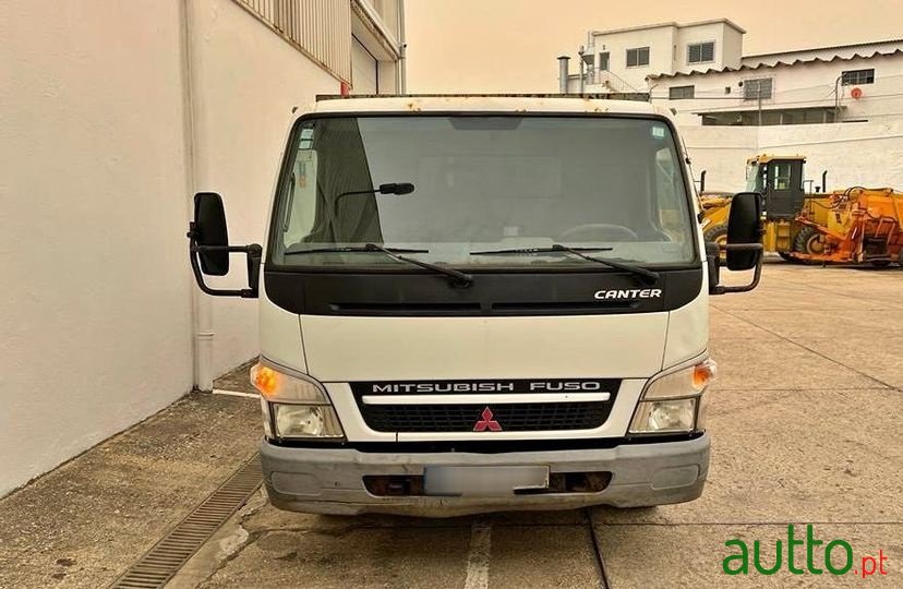 2006' Mitsubishi Canter photo #4