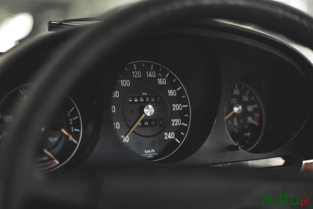 1982' Mercedes-Benz 280 photo #3